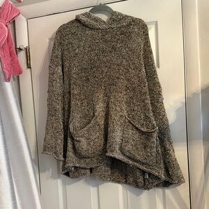 Cozy Brown Knit Sweater with Pockets and hood